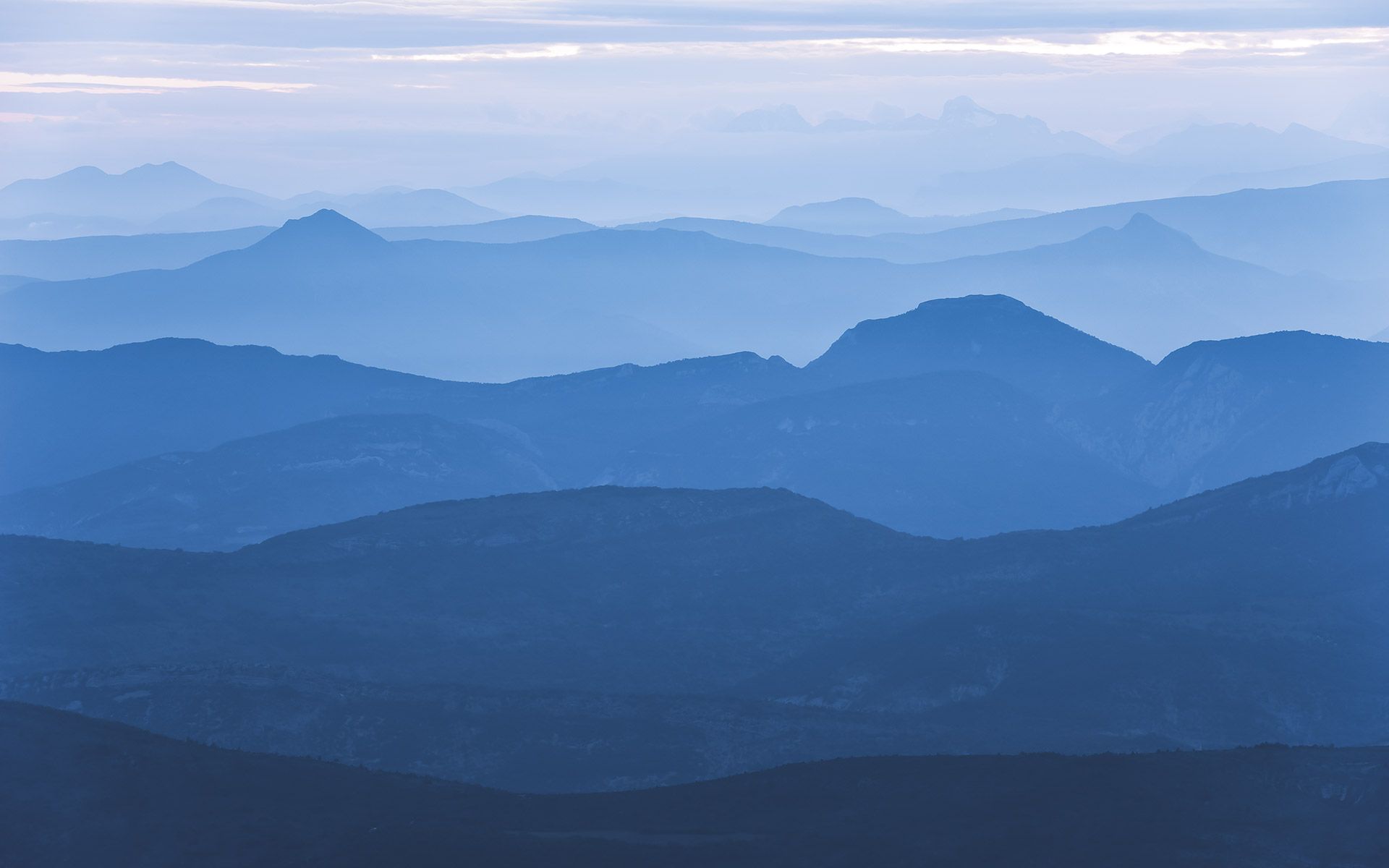 Vlies Fototapete - Blue Mountain - Größe 400 x 250 cm