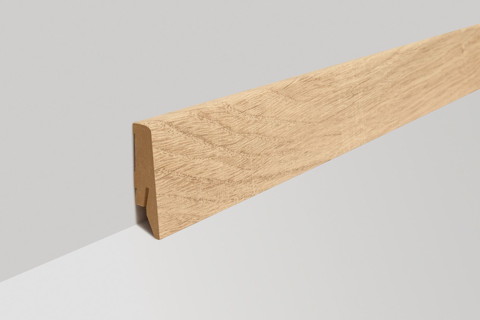 JOKA Sockelleiste 18x58 mm foliert (FO) 240 x 1,8 x 5,8 cm
