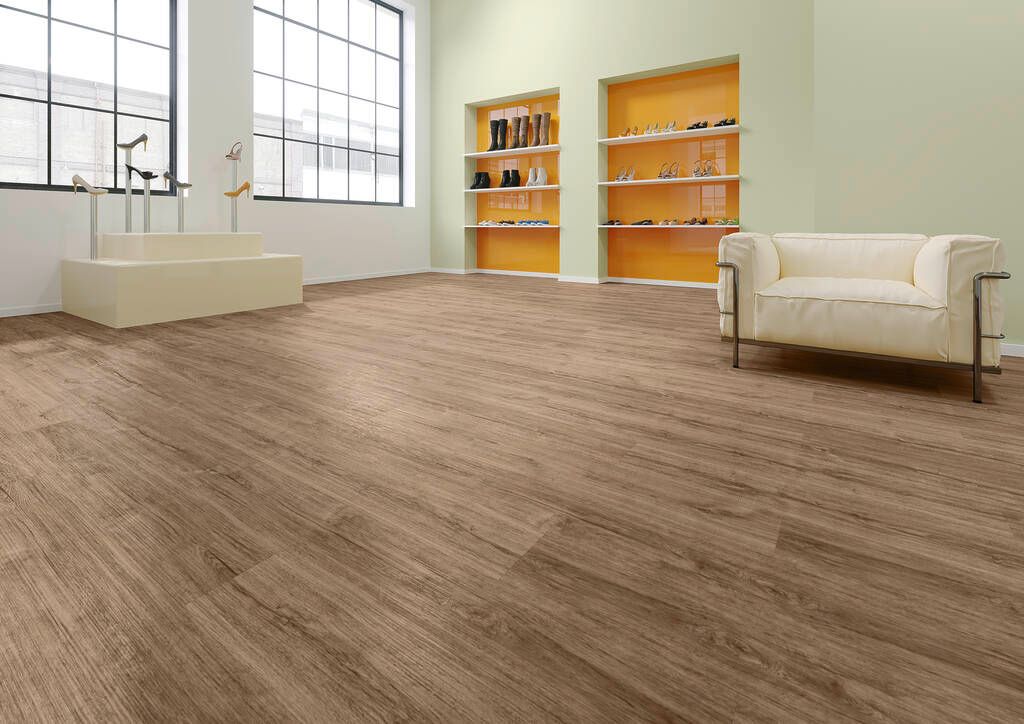 DESIGN 555 2,5mm/NS 0,55mm Dryback 5204 Brown Cr.Oak 17,78x121,92 121,9 x 17,7 x 0,25 cm