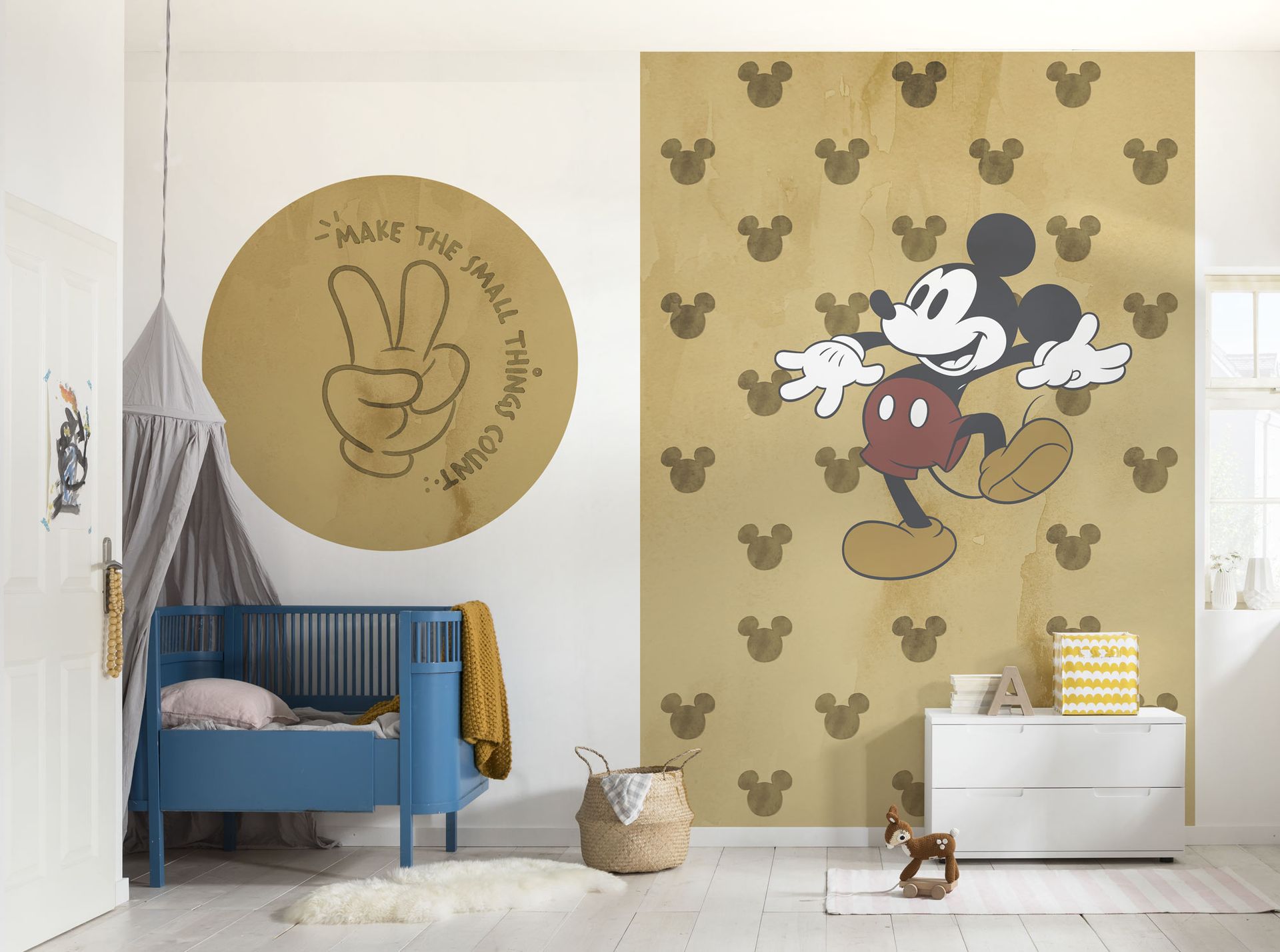 Selbstklebende Vlies Fototapete/Wandtattoo - Mickey Love wins - Größe 125 x 125 cm