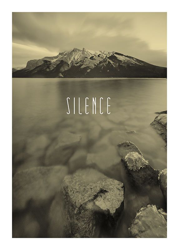 Komar Wandbild - Word Lake Silence Sand  - Größe: 50 x 70 cm