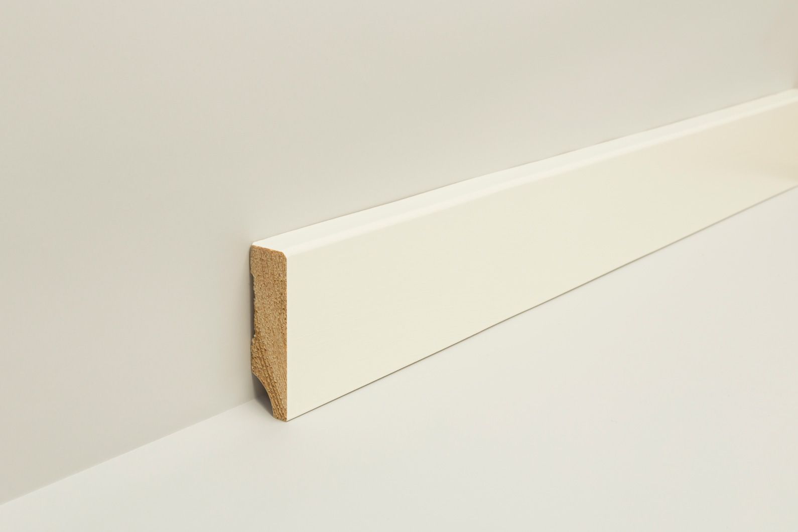 Sockelleiste Kiefer lackiert CUBE 631 Weiß 16 x 58 mm - Länge 240 cm