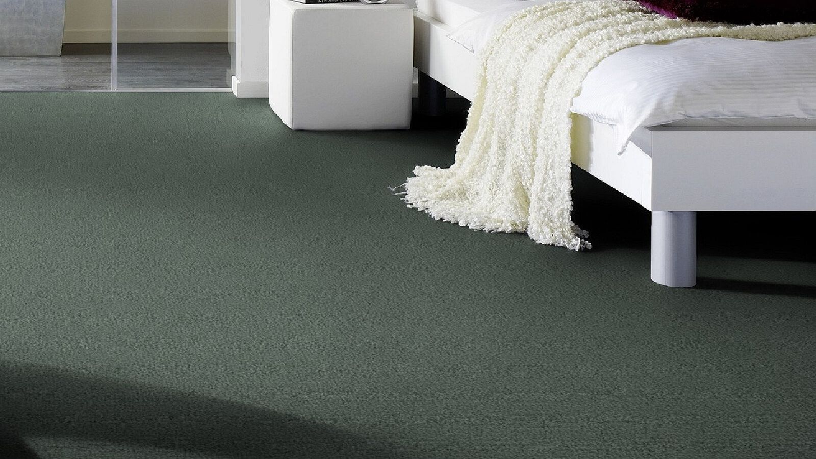 Teppichboden Vorwerk Superior 1069 BARISTA Velours Grün 4H83 - Rollenbreite 500 cm